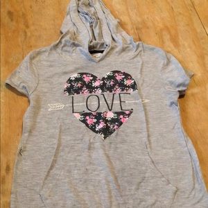 Rarely worn shirt. Great for play.